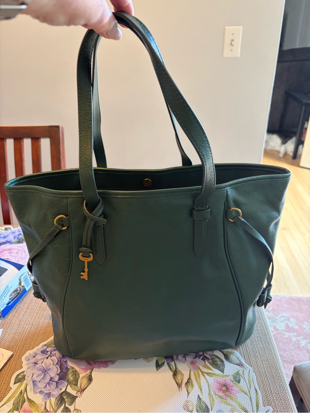 NWOT - FOSSIL Green Leather Tote Bag with Gold Accent